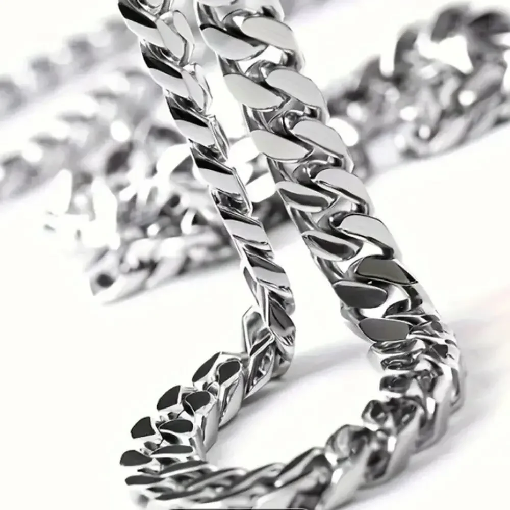 Stainless steel 8mm chain link necklace.